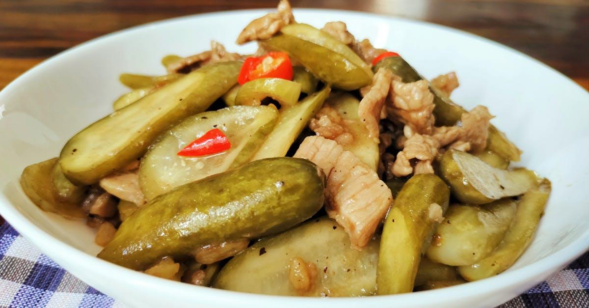 découvrez la différence entre le cucumber et le pickle : origine, préparation et usages culinaires expliqués simplement.