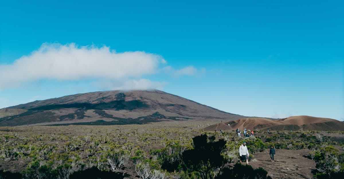découvrez tout sur les volcans endormis : leurs caractéristiques, risques potentiels et comment ils diffèrent des volcans actifs.