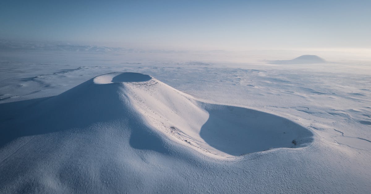 découvrez tout sur les volcans dormants : leurs caractéristiques, les risques associés et comment reconnaître ces géants silencieux de la nature.