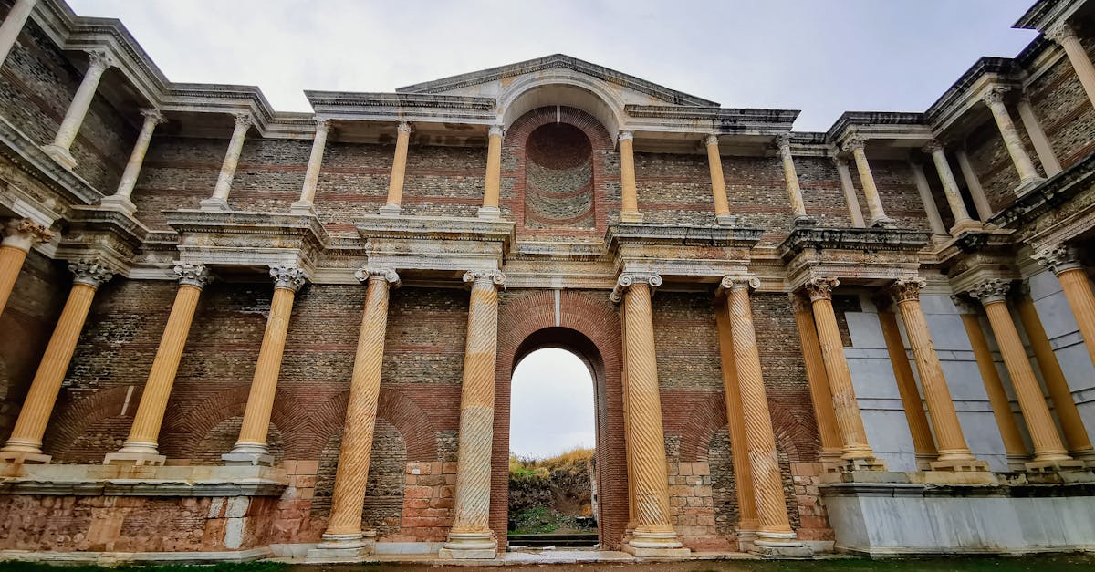 découvrez les causes, les événements majeurs et les conséquences de la chute de l'empire romain, un tournant historique qui a marqué la fin de l'antiquité.
