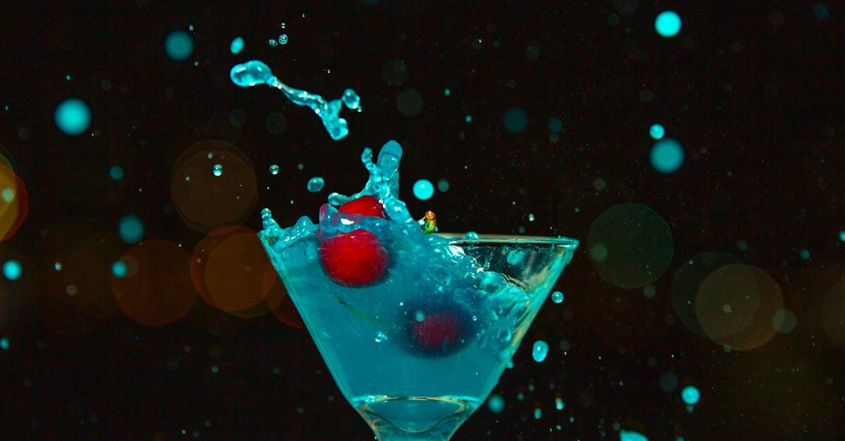 découvrez ce que sont les liquides immiscibles, leurs propriétés et exemples courants, ainsi que leur importance dans divers domaines scientifiques et industriels.