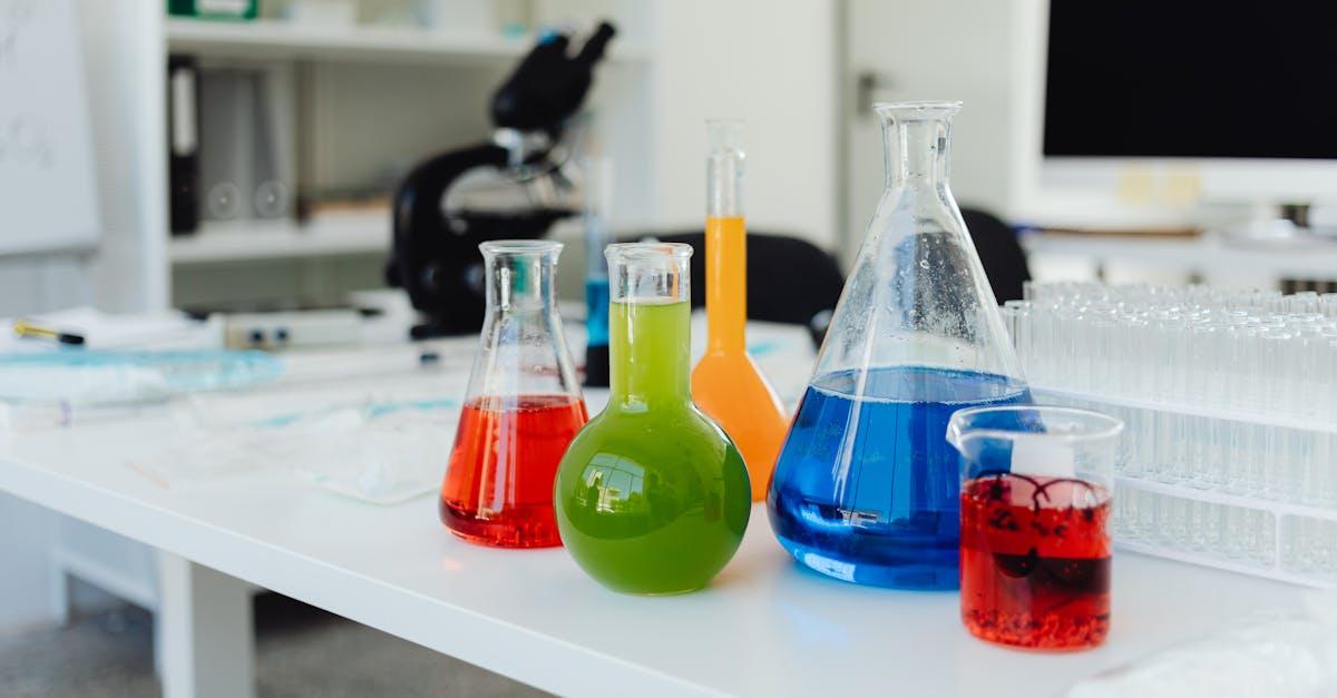 découvrez ce que sont les liquides immiscibles, leurs propriétés uniques et des exemples courants pour mieux comprendre ce phénomène en chimie.