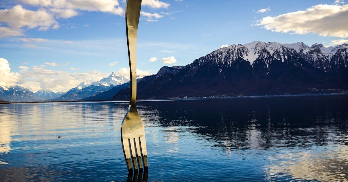 découvrez le lac léman, un joyau naturel entre la suisse et la france, idéal pour les activités nautiques, les randonnées et les paysages à couper le souffle.