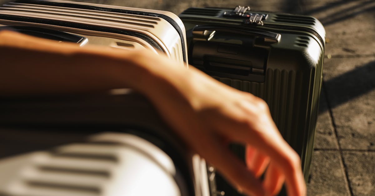 découvrez les informations essentielles sur l'interdiction de certains bagages, les règles en vigueur et comment préparer vos bagages en toute conformité pour vos voyages.