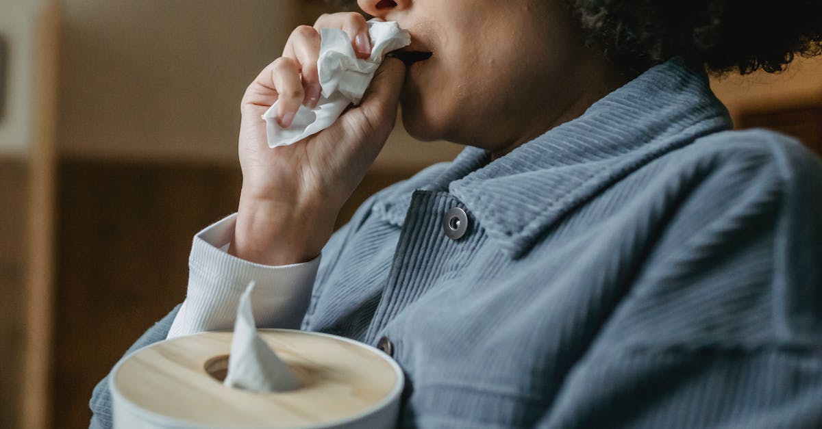 découvrez tout ce qu'il faut savoir sur la déchirure du ménisque : symptômes, causes, traitements et conseils pour une récupération optimale.