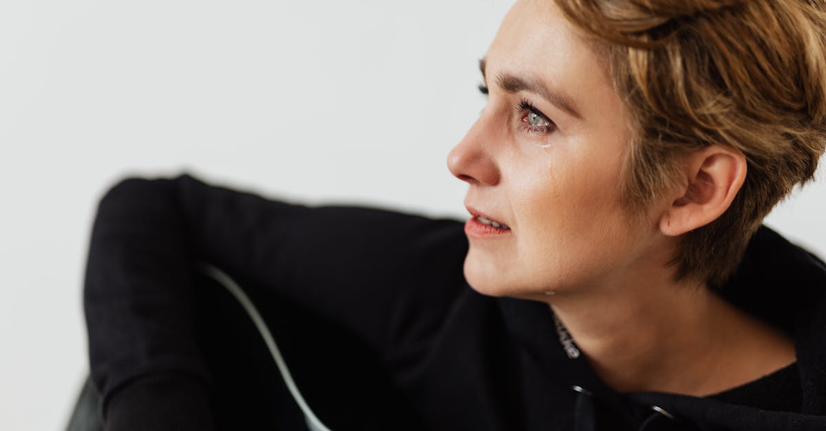 découvrez tout sur la déchirure du ménisque : symptômes, causes, traitements et conseils pour une récupération optimale.