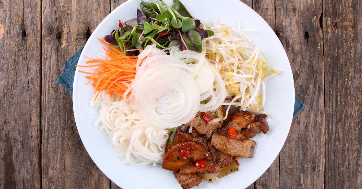 découvrez tout sur l'oignon : ses bienfaits, ses utilisations en cuisine et ses astuces pour le cultiver chez vous.