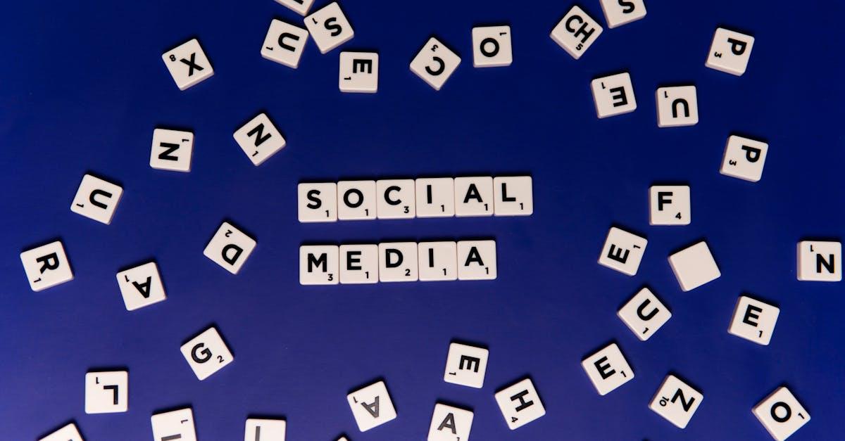 jouez au scrabble en ligne gratuitement avec des amis ou des joueurs du monde entier. améliorez votre vocabulaire et défiez votre esprit partout, à tout moment.