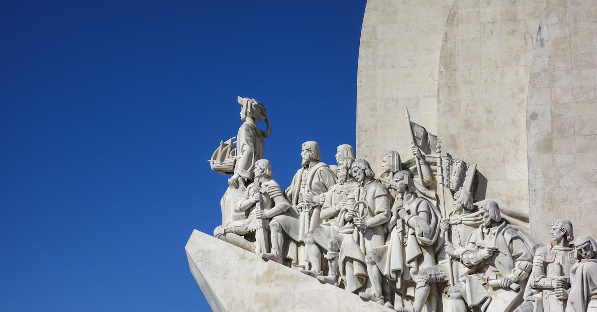 découvrez les similitudes entre l'espagnol et le portugais, deux langues romanes proches aux vocabulaire, grammaire et prononciation comparables.