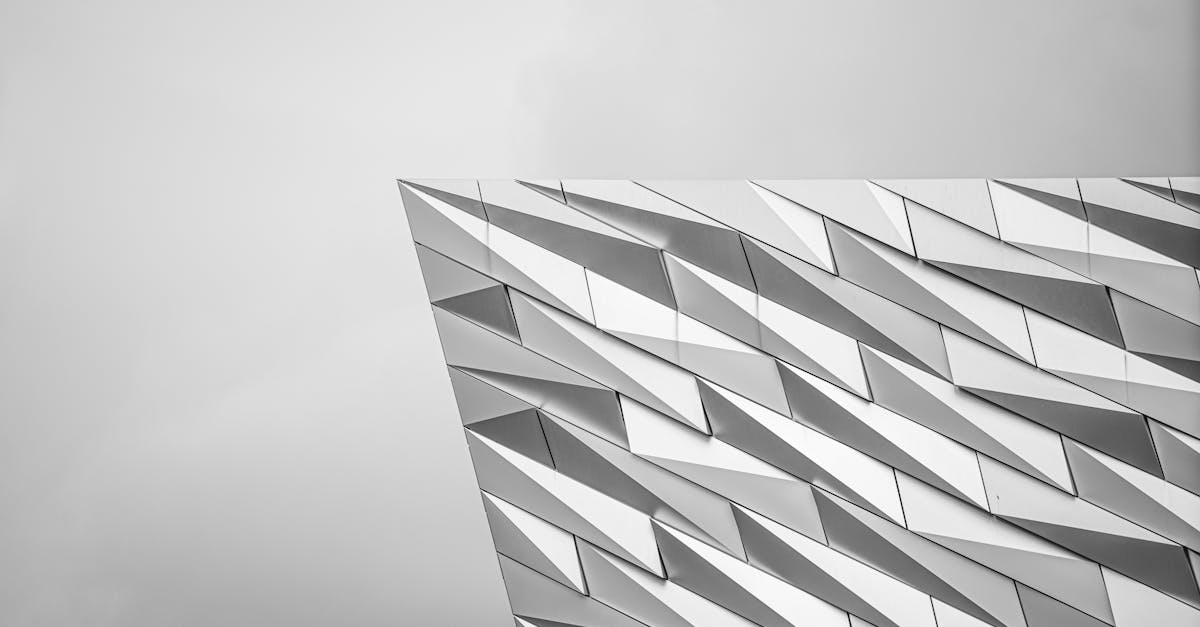 découvrez l'histoire émouvante et tragique du titanic, le célèbre paquebot légendaire, à travers ses destins croisés et son naufrage mythique.