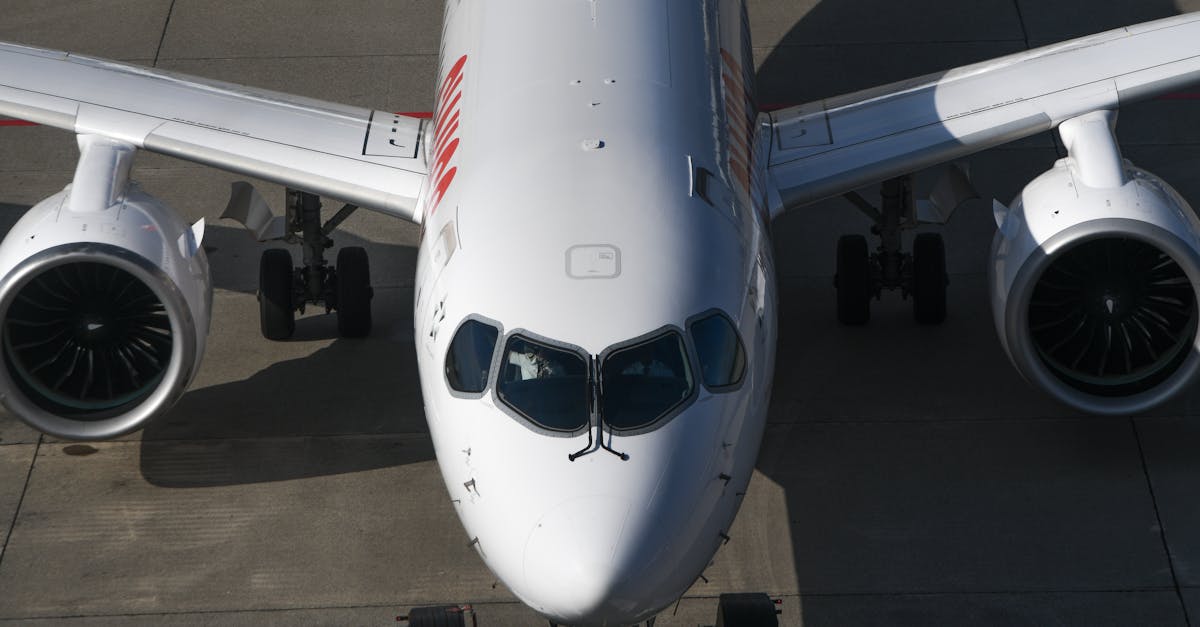 découvrez tout sur la bosse emblématique des avions, son rôle aérodynamique et ses avantages pour les vols commerciaux.