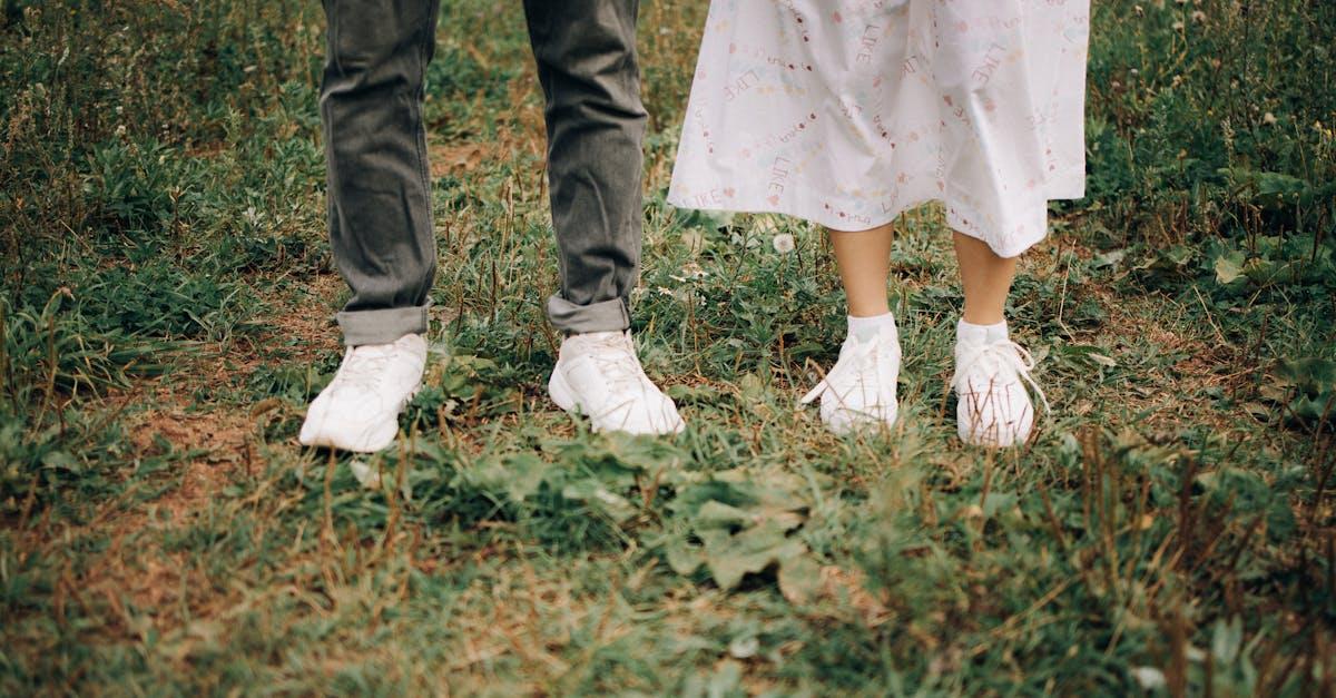 découvrez notre sélection de chaussures de marche confortables alliant style et bien-être pour vos longues balades quotidiennes.