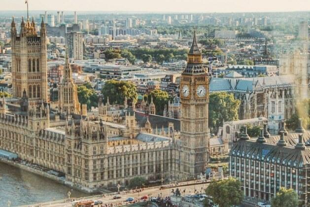 Quel pays possède la plus ancienne station de métro au monde ?