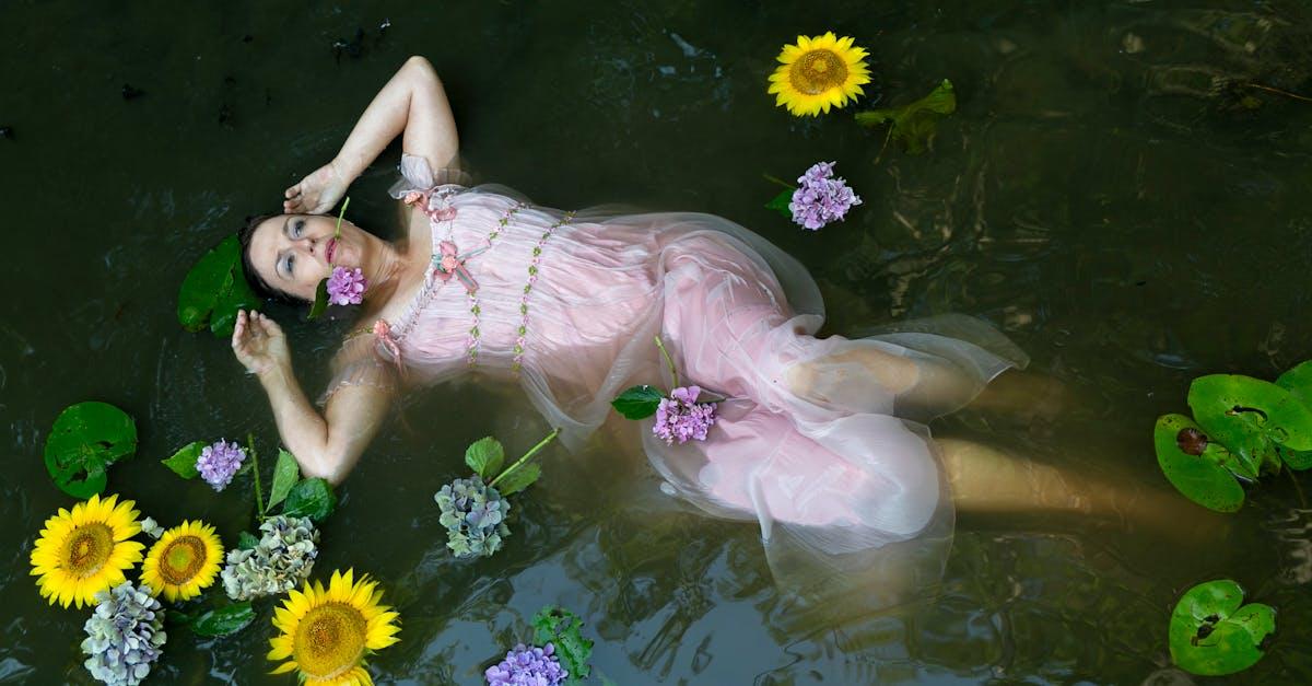 découvrez le parcours inspirant d’une successeure déterminée, prête à prendre la relève et à marquer son époque par son leadership et son engagement.