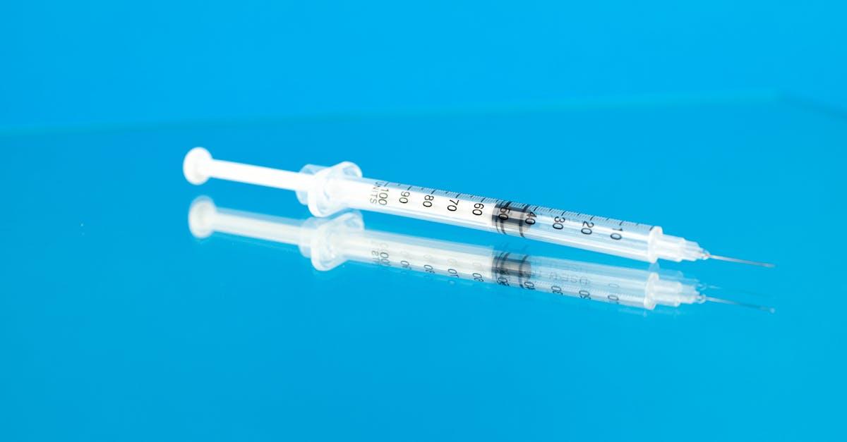 découvrez les effets secondaires courants du vaccin contre la grippe et le timing typique de leur apparition pour mieux préparer votre vaccination.