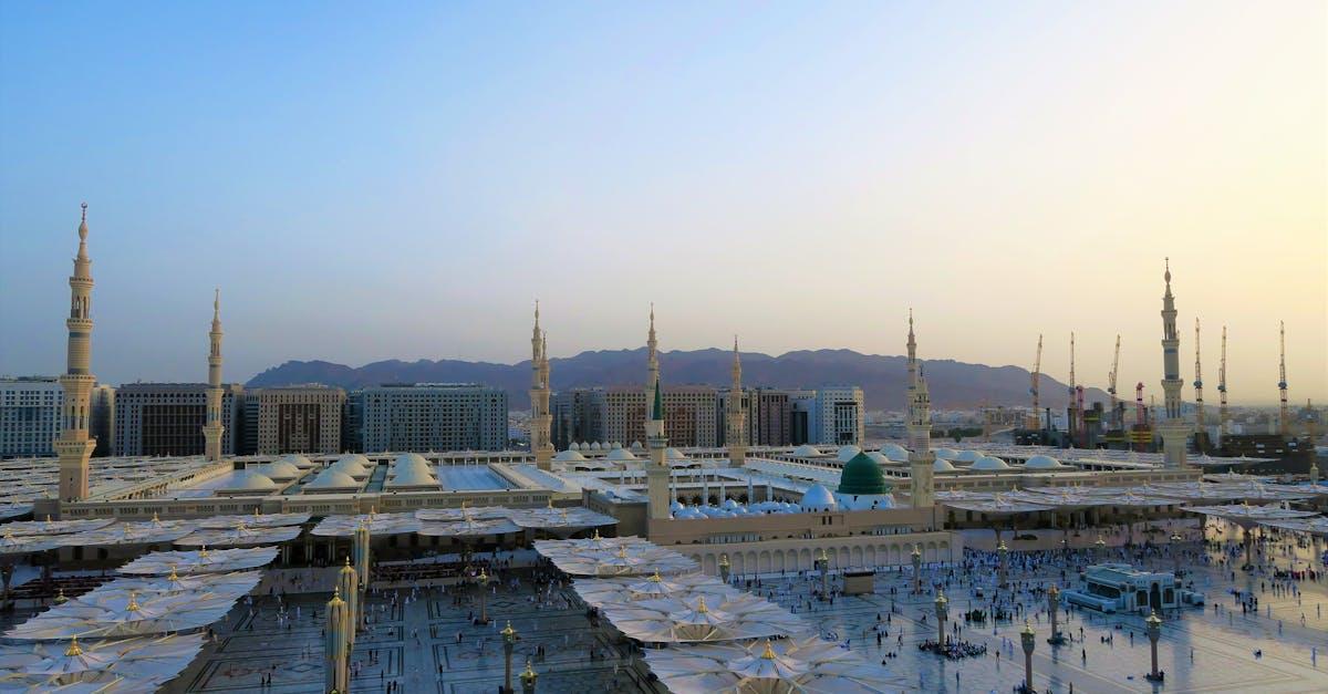 découvrez tout ce qu'il faut savoir sur le divorce islamique : procédures, droits des époux et implications religieuses pour un divorce conforme aux principes de l'islam.