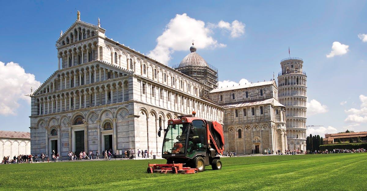 découvrez la tour penchée de pise, un monument emblématique d'italie célèbre pour son inclinaison unique et son architecture médiévale impressionnante.