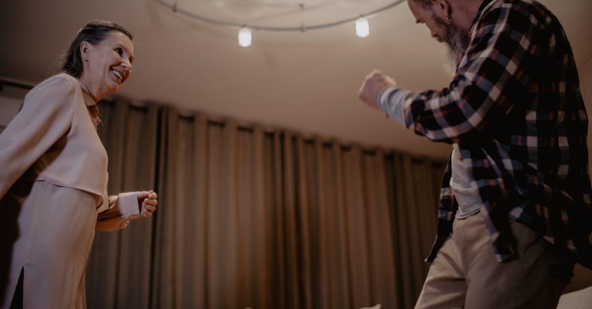 découvrez les aventures hilarantes de malcolm in the middle, une série télévisée culte qui suit les défis d'un adolescent surdoué au sein d'une famille déjantée.