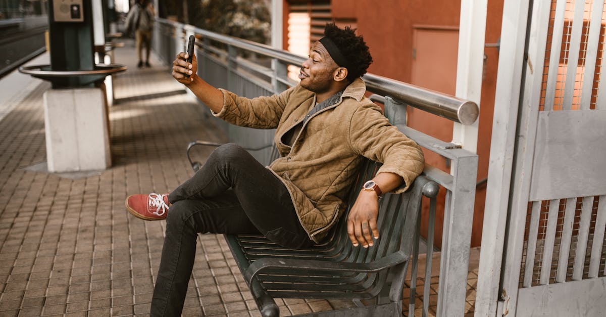 découvrez le rôle essentiel des métaux dans les smartphones, de leur utilisation dans les composants électroniques à leur impact sur la performance et la durabilité des appareils.