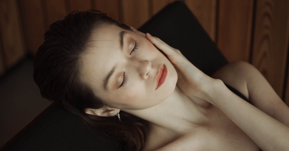 découvrez des traitements naturels efficaces pour éliminer les boutons dans les zones intimes, en favorisant une peau saine et apaisée sans irritation.