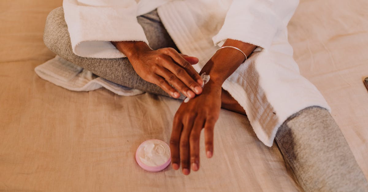 découvrez des traitements naturels efficaces pour éliminer les boutons sur les zones intimes, en douceur et sans irritations, pour une peau saine et apaisée.