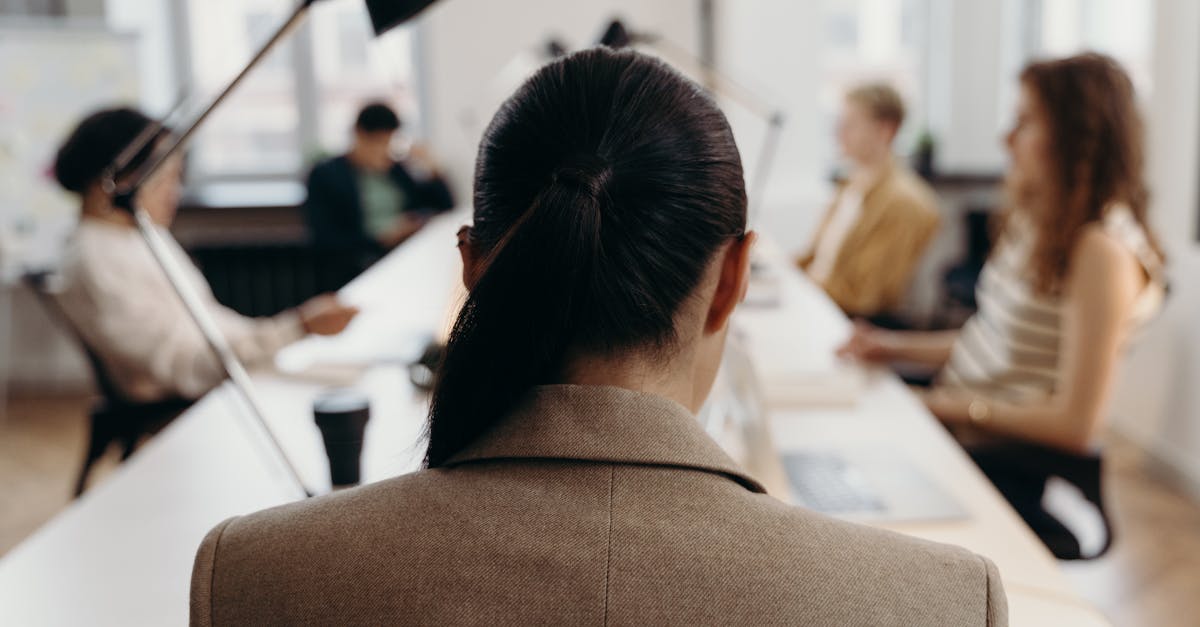 guide complet de prise en charge des fractures de côtes : symptômes, diagnostic, traitement et conseils pour une récupération optimale.