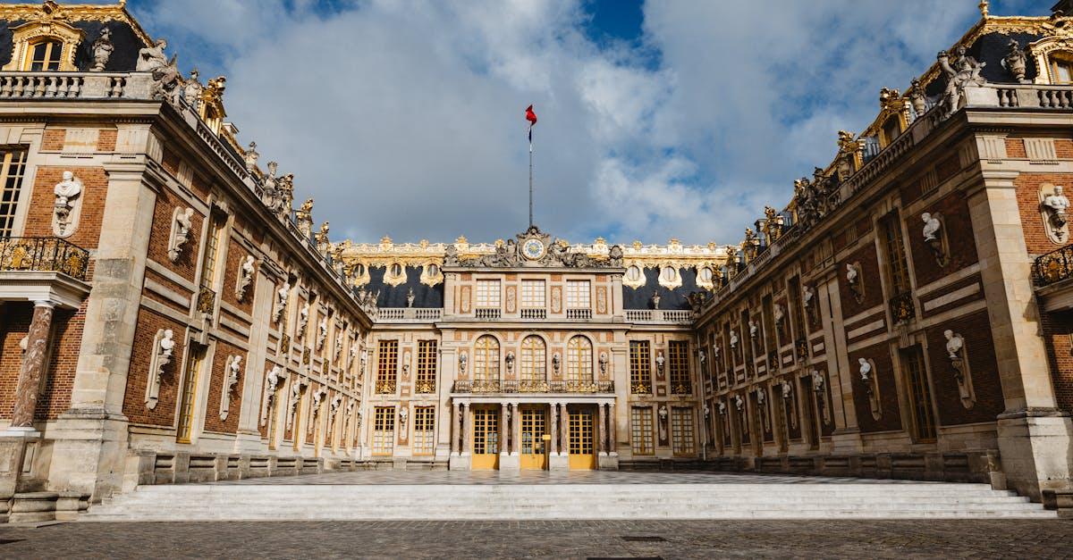 découvrez les réalisations majeures du premier roi de france, ses conquêtes, ses réformes et son impact durable sur l'histoire française.